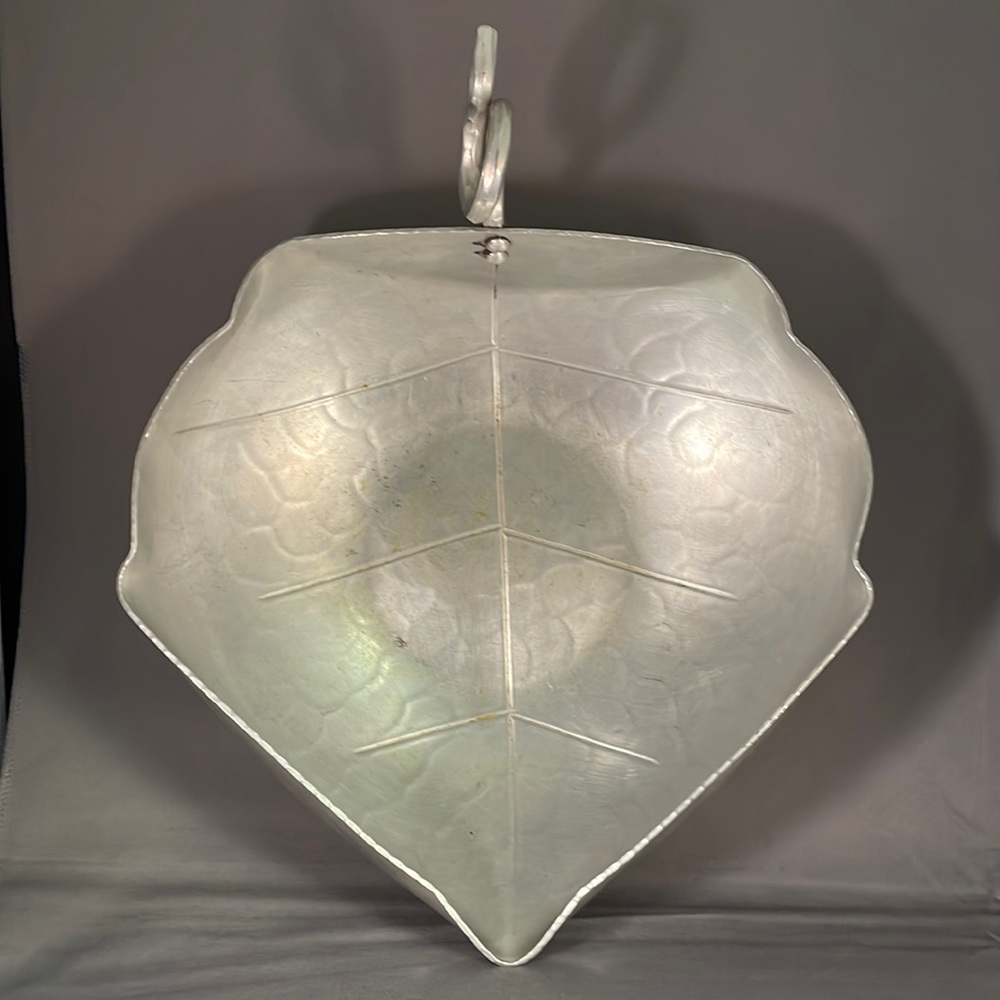 Vintage World Hand Forged Aluminum Leaf Bread Bowl